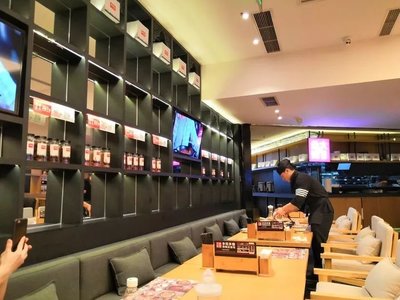 20余家餐企掘金14万亿零售化富矿 门店卖货新玩法与预包装食品零售趋势